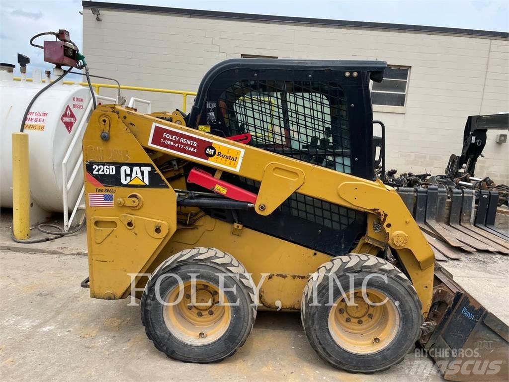 CAT 226D Liukuohjatut kuormaajat