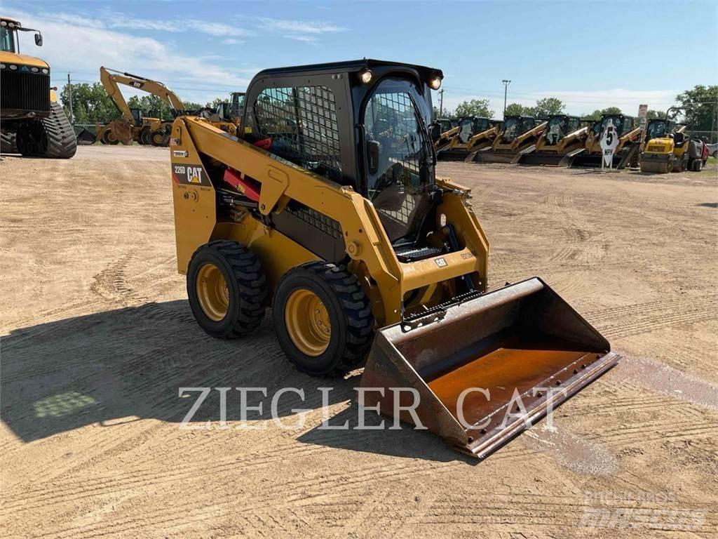 CAT 226D Liukuohjatut kuormaajat