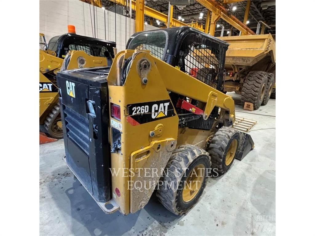 CAT 226D Liukuohjatut kuormaajat