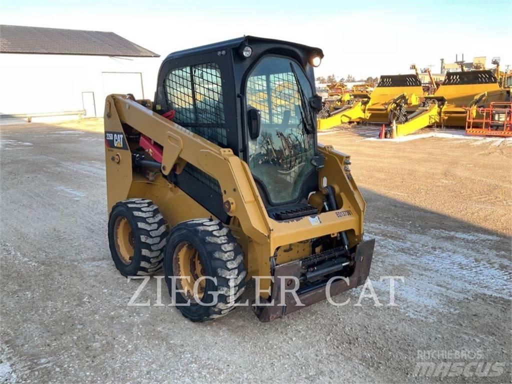 CAT 226D Liukuohjatut kuormaajat
