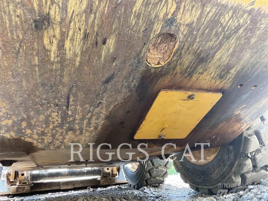 CAT 226D Liukuohjatut kuormaajat