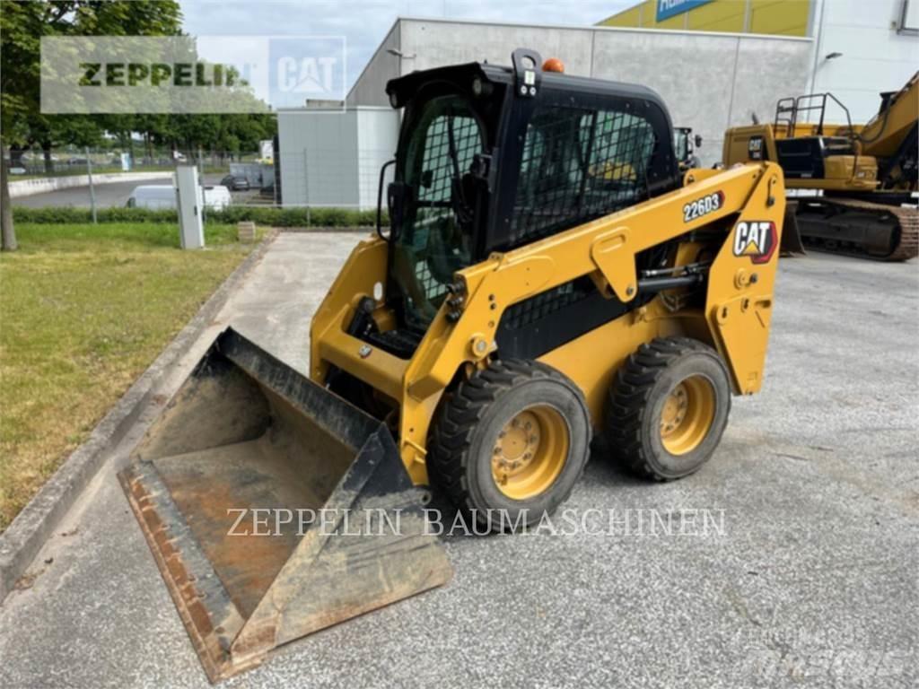 CAT 226D Liukuohjatut kuormaajat