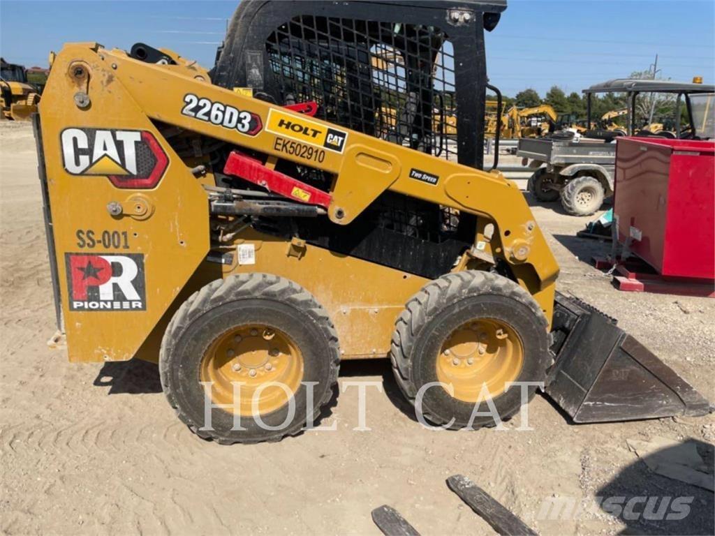 CAT 226D Liukuohjatut kuormaajat