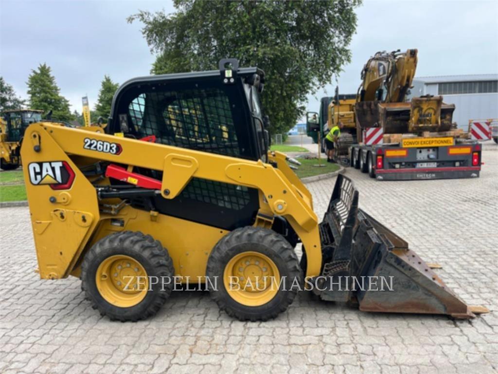 CAT 226D Liukuohjatut kuormaajat