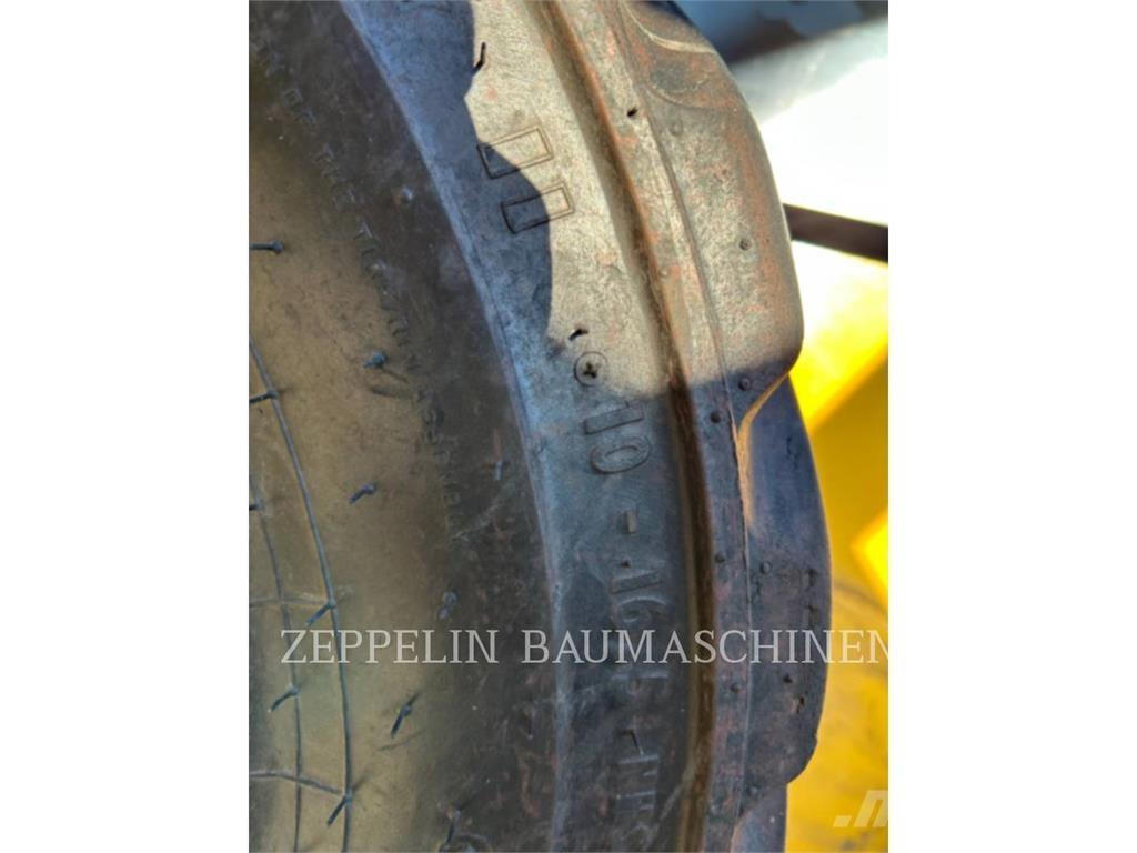 CAT 226D Liukuohjatut kuormaajat