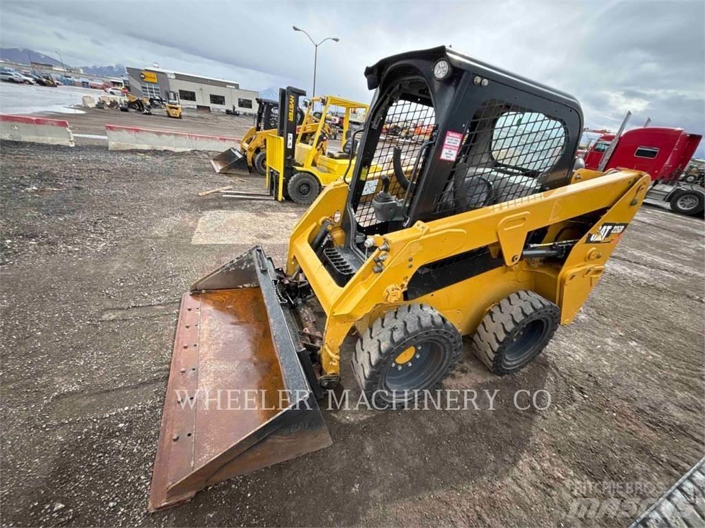 CAT 226D C1-H2 Liukuohjatut kuormaajat