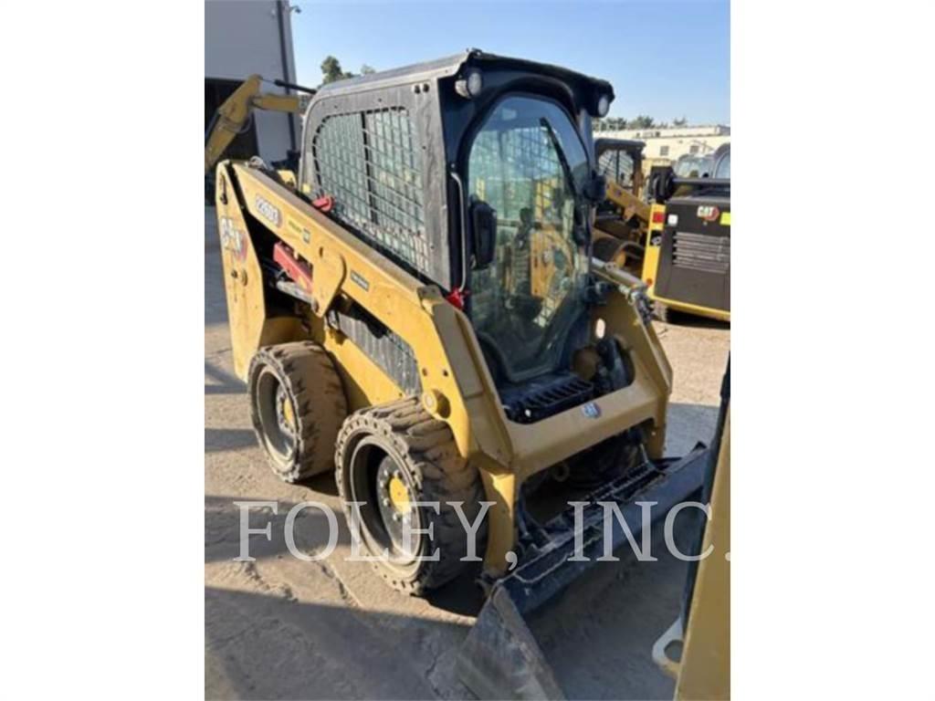 CAT 226D3 Liukuohjatut kuormaajat