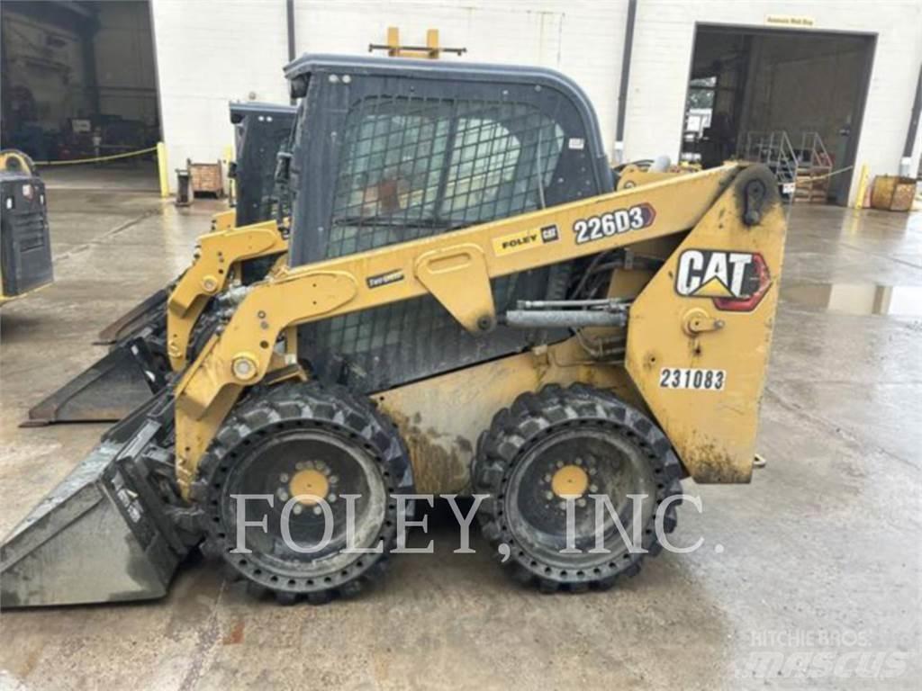 CAT 226D3 Liukuohjatut kuormaajat