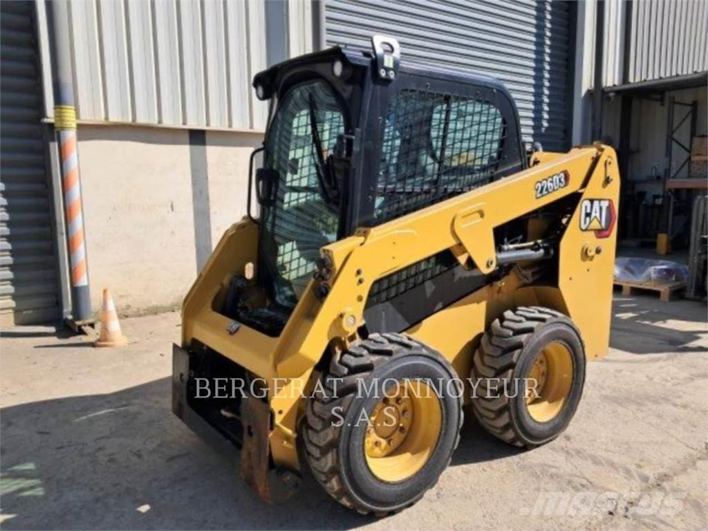 CAT 226D3 Liukuohjatut kuormaajat