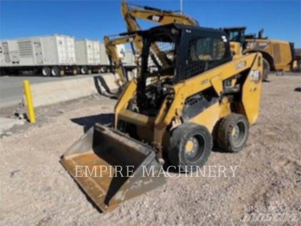 CAT 226D3 Liukuohjatut kuormaajat