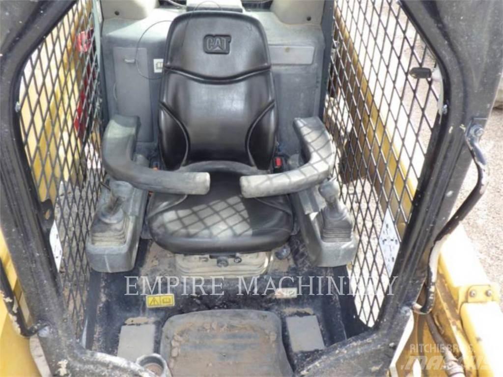 CAT 226D3 Liukuohjatut kuormaajat