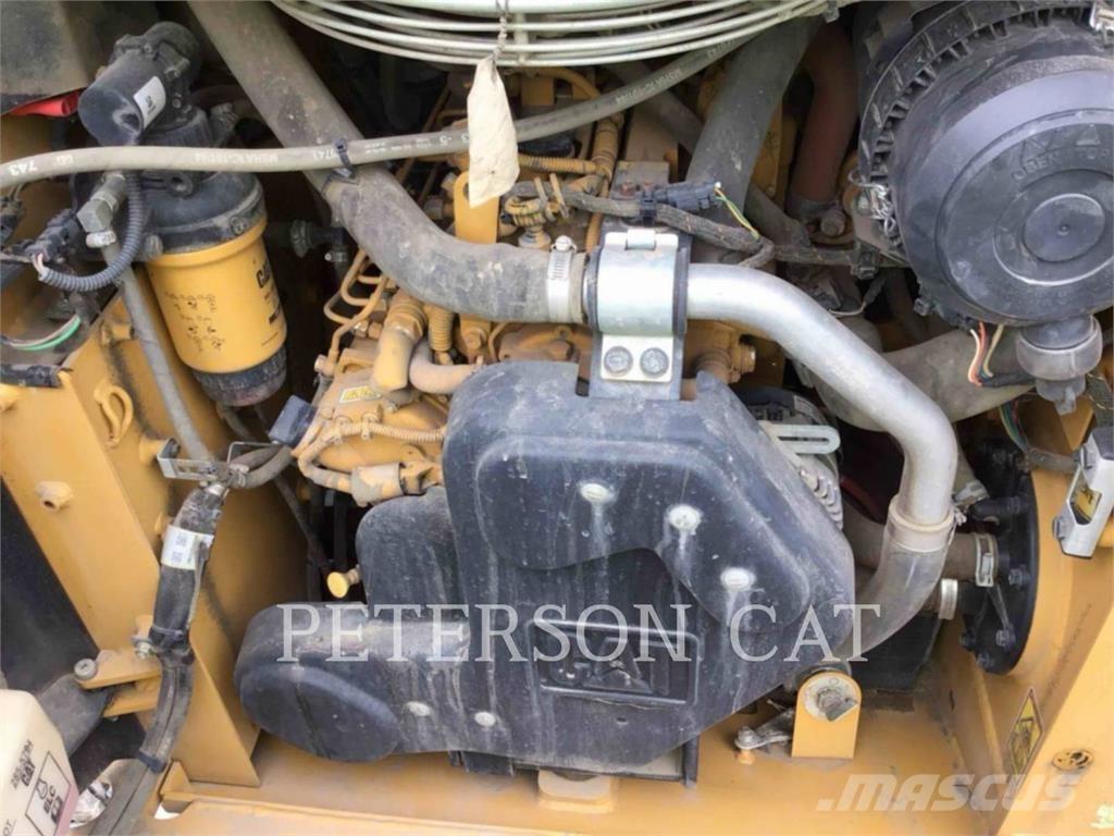 CAT 226D3 Liukuohjatut kuormaajat