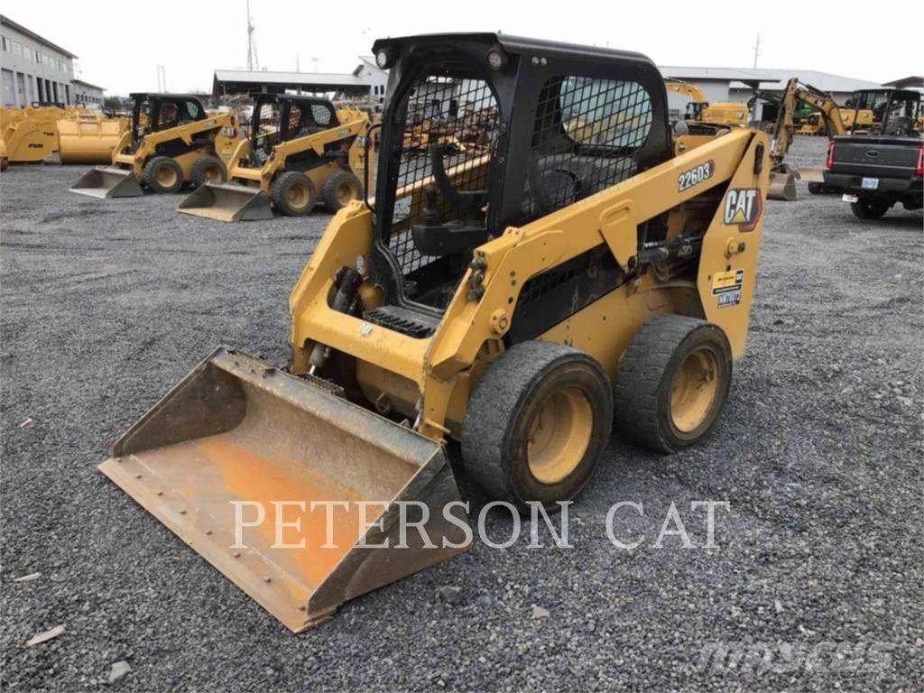 CAT 226D3 Liukuohjatut kuormaajat