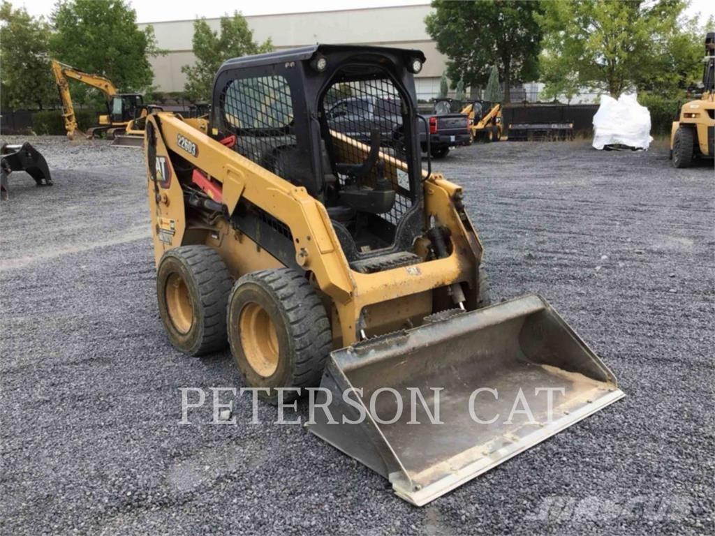CAT 226D3 Liukuohjatut kuormaajat