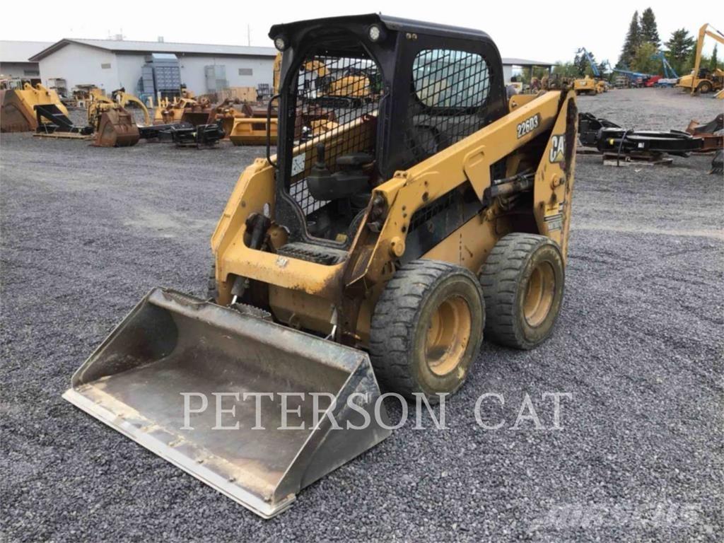 CAT 226D3 Liukuohjatut kuormaajat