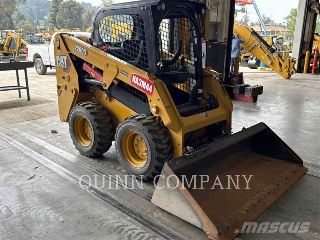 CAT 226D3 Liukuohjatut kuormaajat