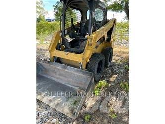CAT 226D3 C1H2 Liukuohjatut kuormaajat