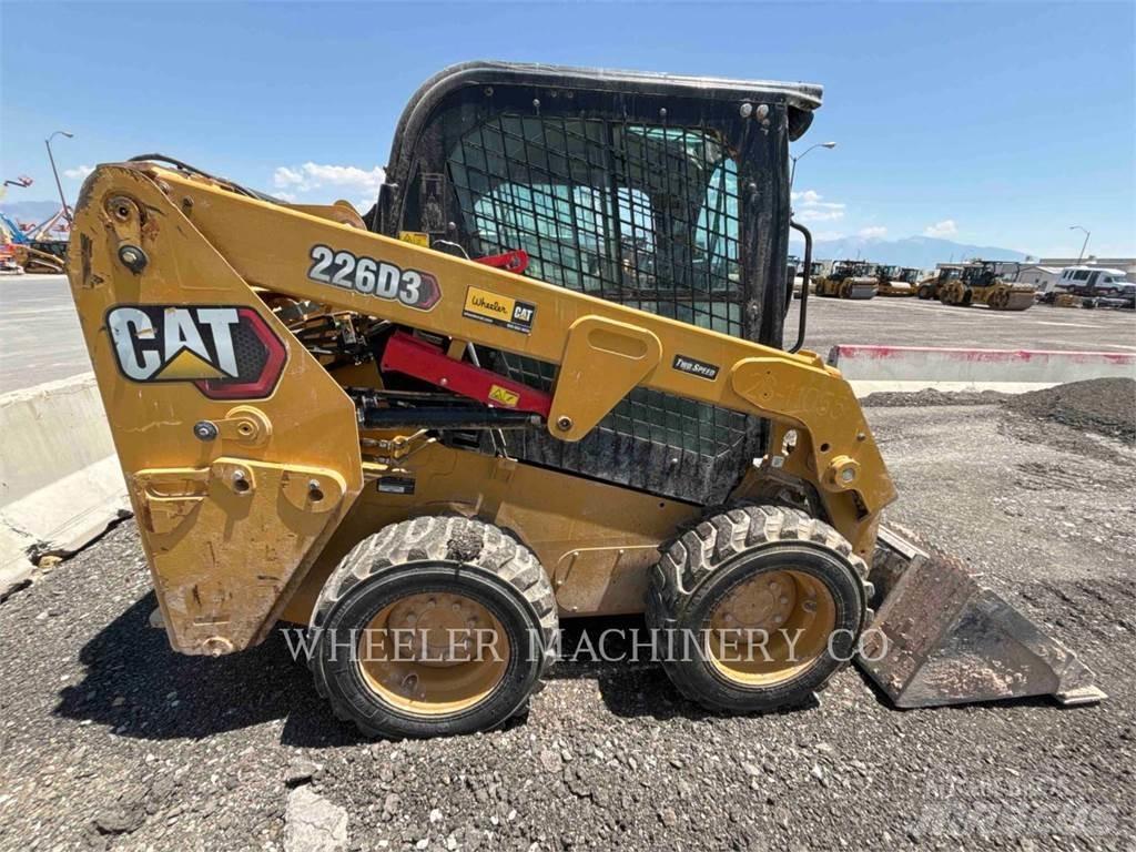 CAT 226D3 C3H2 Liukuohjatut kuormaajat
