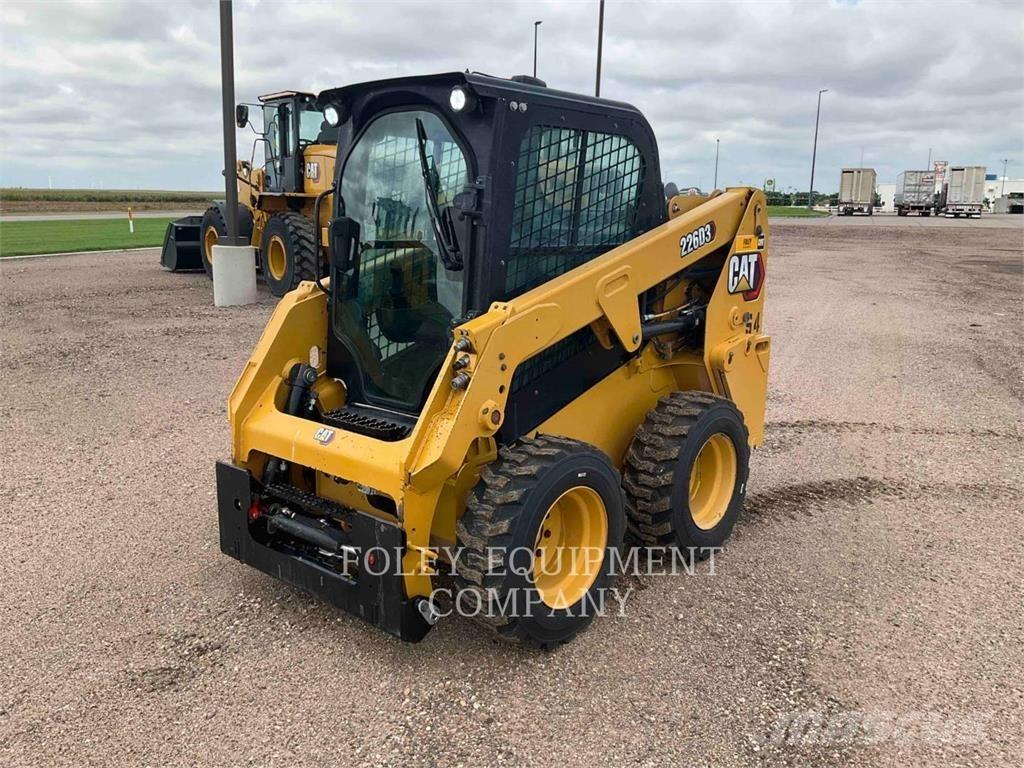 CAT 226D3STD1C Liukuohjatut kuormaajat