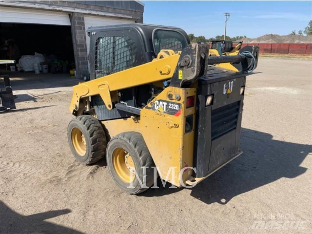 CAT 232D Liukuohjatut kuormaajat