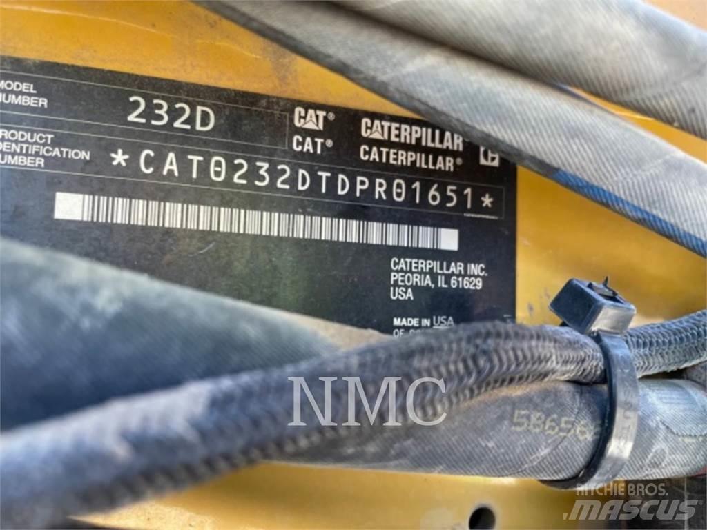 CAT 232D Liukuohjatut kuormaajat
