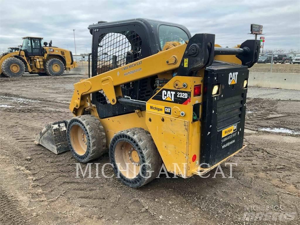CAT 232D Q+ Liukuohjatut kuormaajat