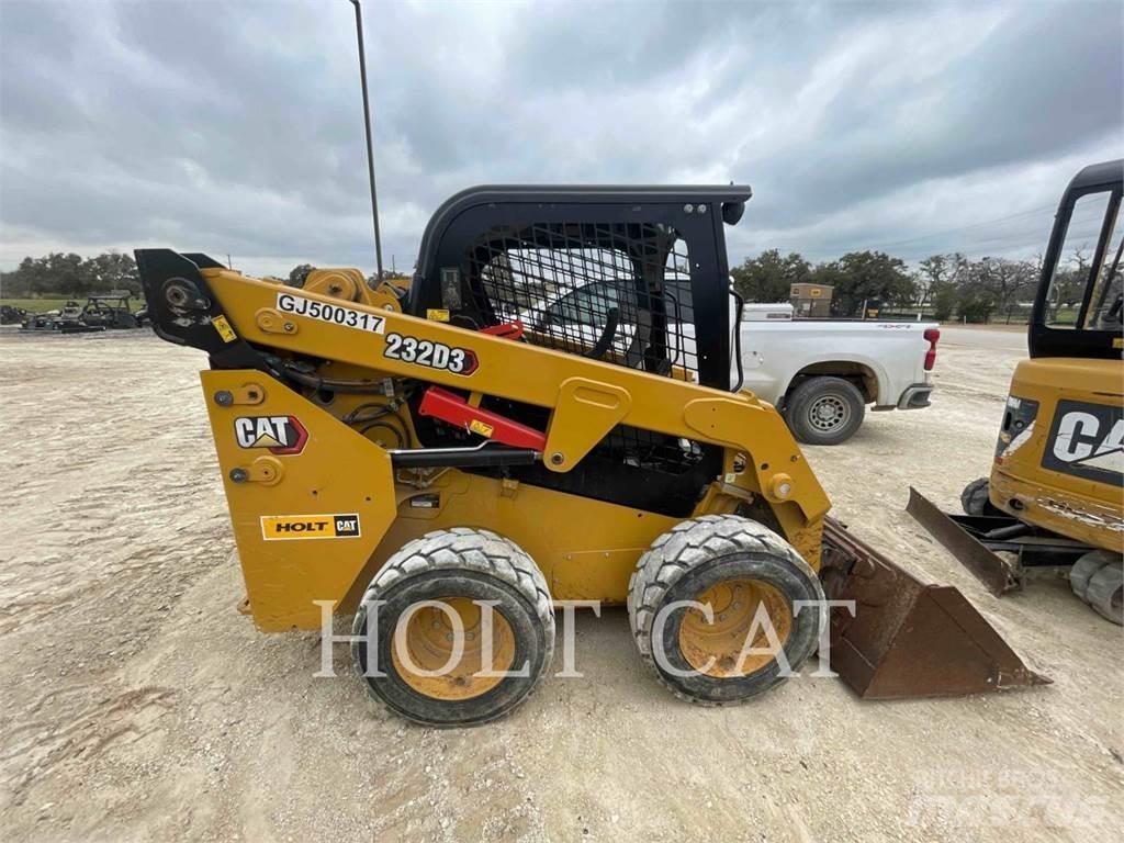 CAT 232D3 Liukuohjatut kuormaajat
