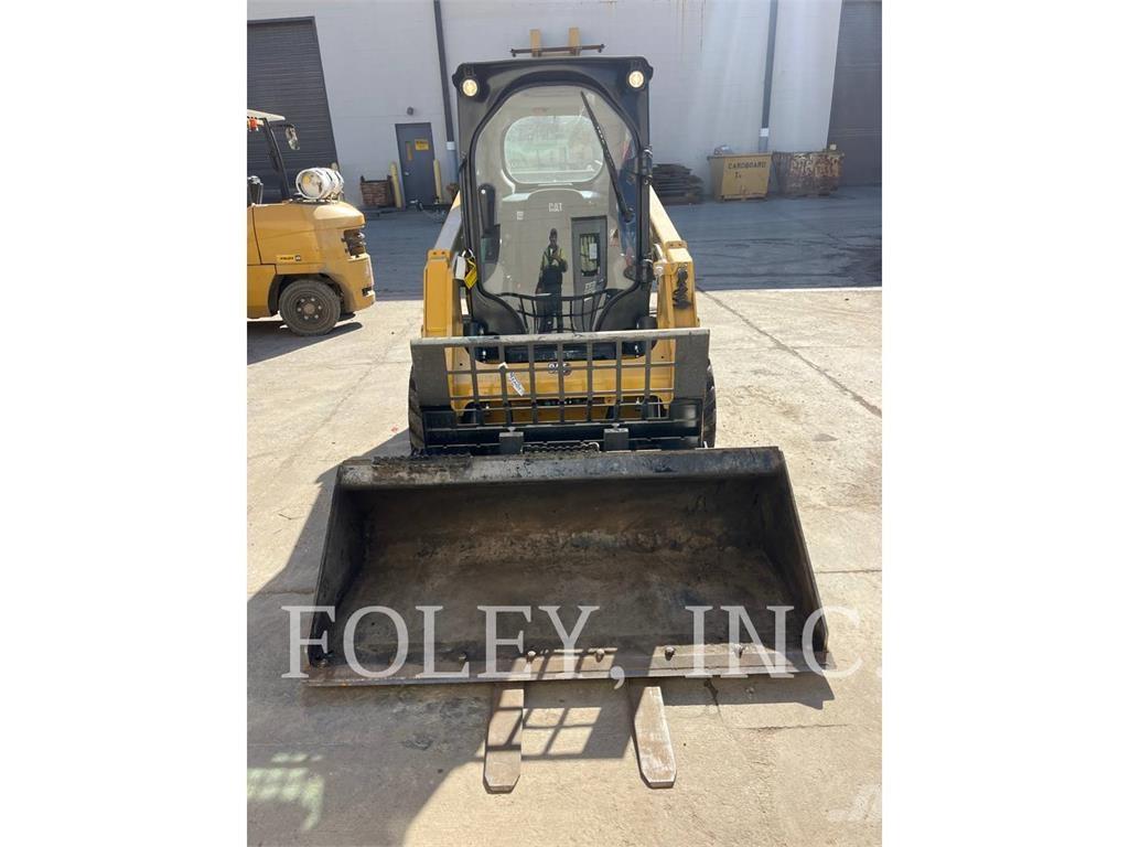 CAT 232D3 Liukuohjatut kuormaajat