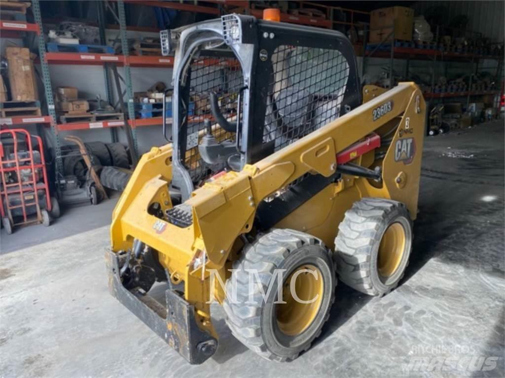CAT 236D Liukuohjatut kuormaajat