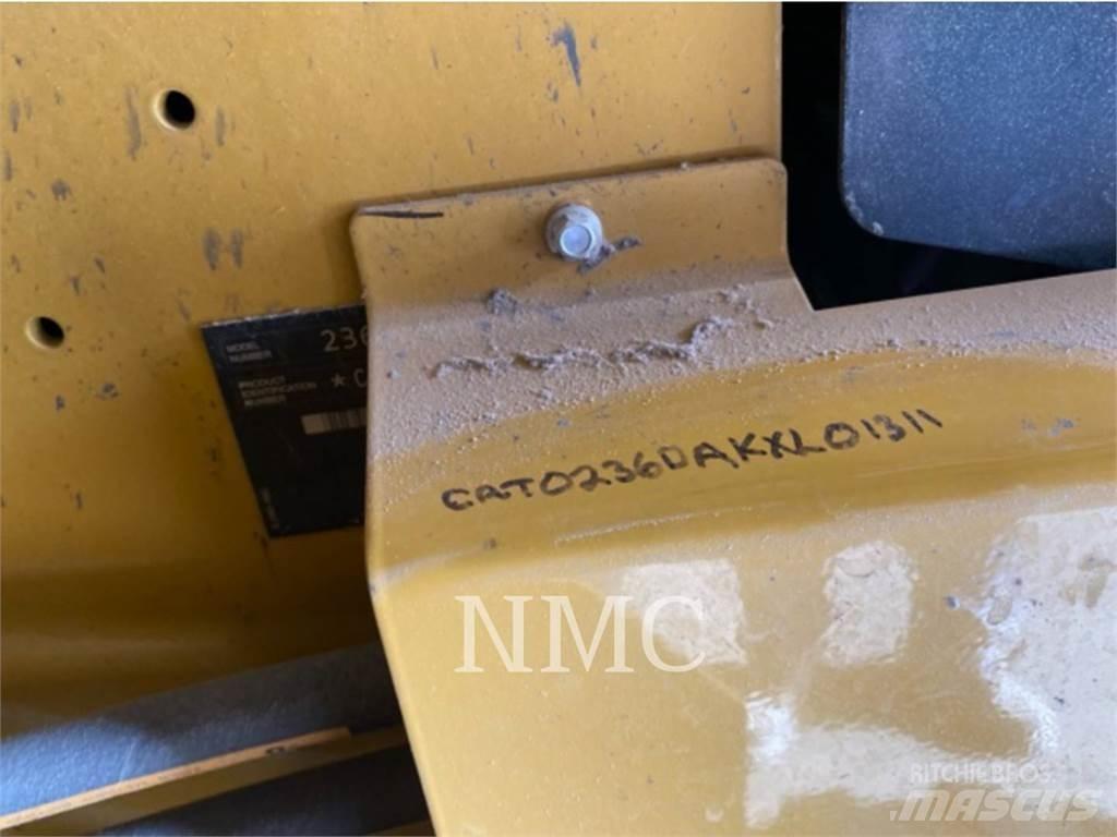 CAT 236D Liukuohjatut kuormaajat