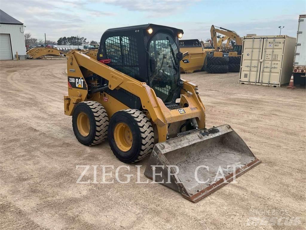 CAT 236D Liukuohjatut kuormaajat