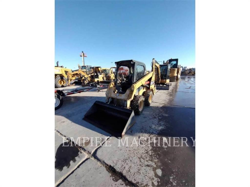 CAT 236D Liukuohjatut kuormaajat