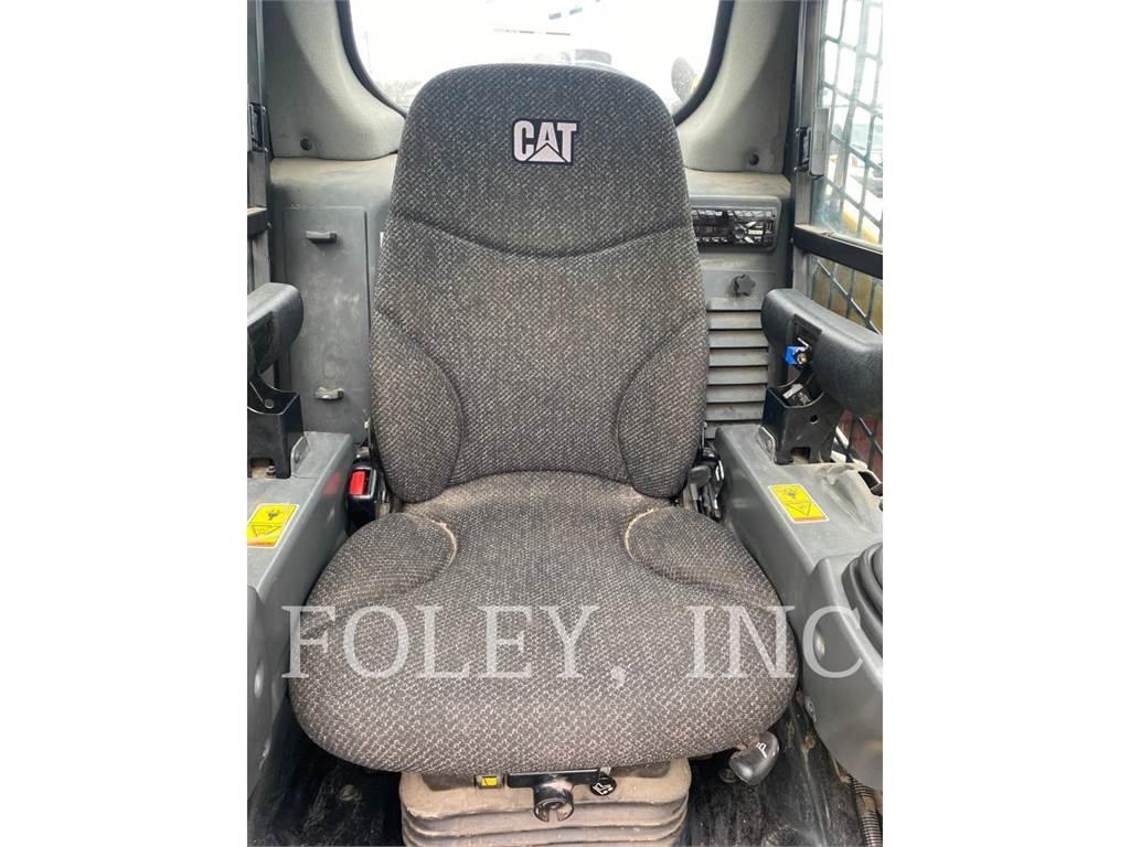 CAT 236D Liukuohjatut kuormaajat