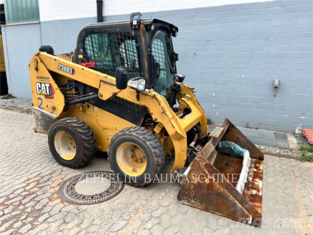 CAT 236D Liukuohjatut kuormaajat