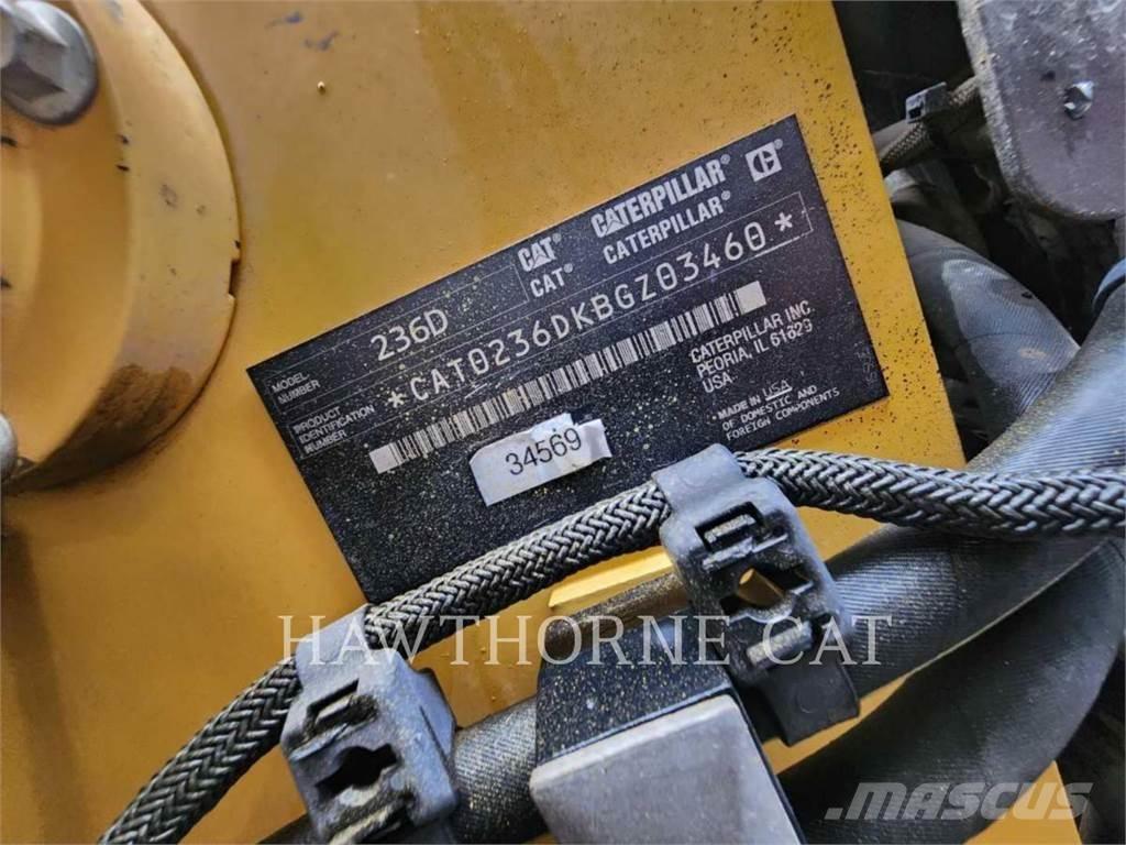 CAT 236D Liukuohjatut kuormaajat
