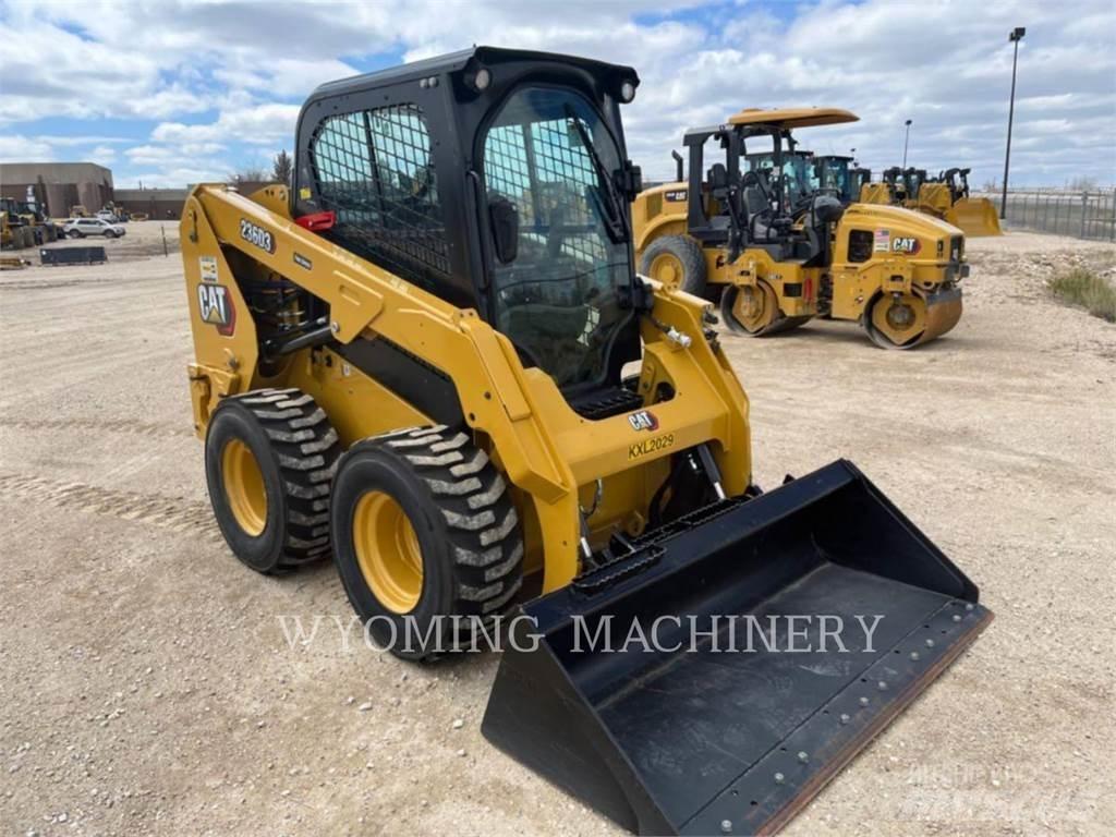 CAT 236D3 Liukuohjatut kuormaajat