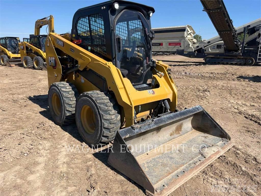 CAT 236D3 Liukuohjatut kuormaajat