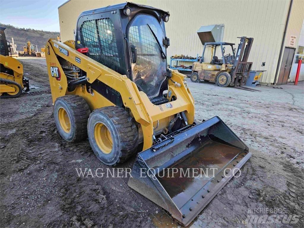CAT 236D3 Liukuohjatut kuormaajat
