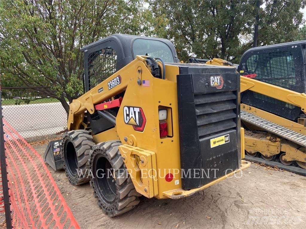 CAT 236D3 Liukuohjatut kuormaajat