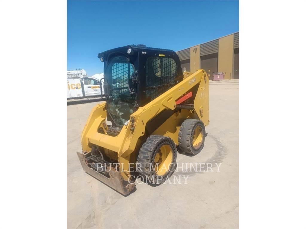 CAT 236D3 Liukuohjatut kuormaajat