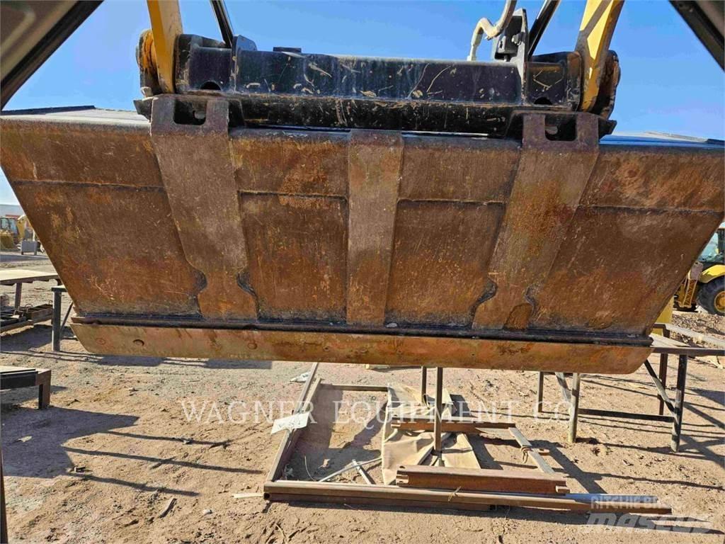 CAT 236D3 Liukuohjatut kuormaajat