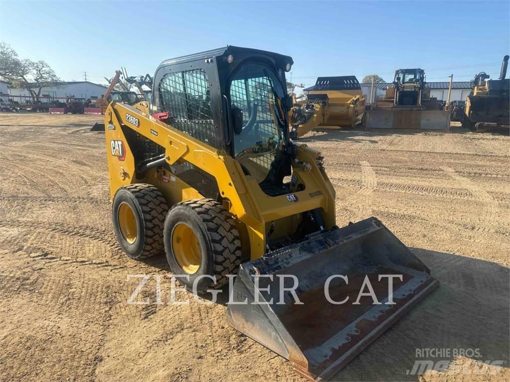 CAT 236D3 Liukuohjatut kuormaajat