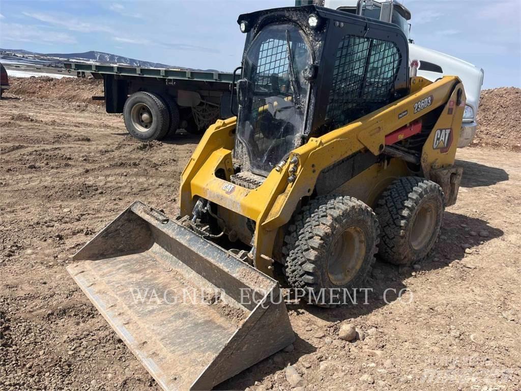 CAT 236D3 Liukuohjatut kuormaajat
