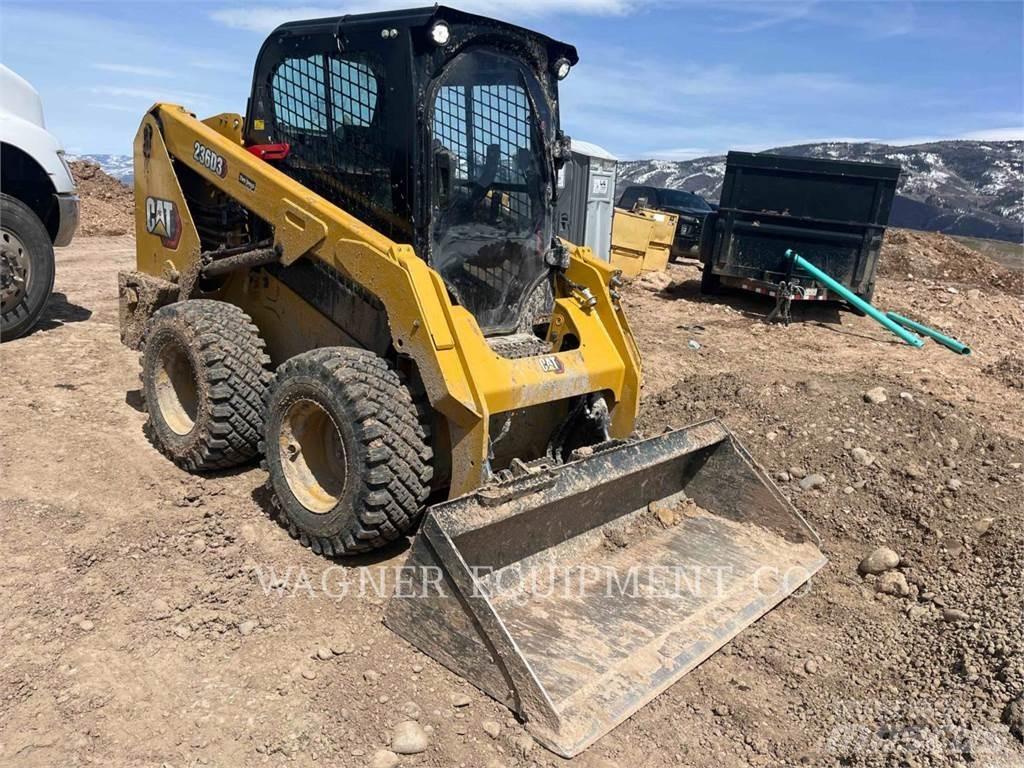 CAT 236D3 Liukuohjatut kuormaajat