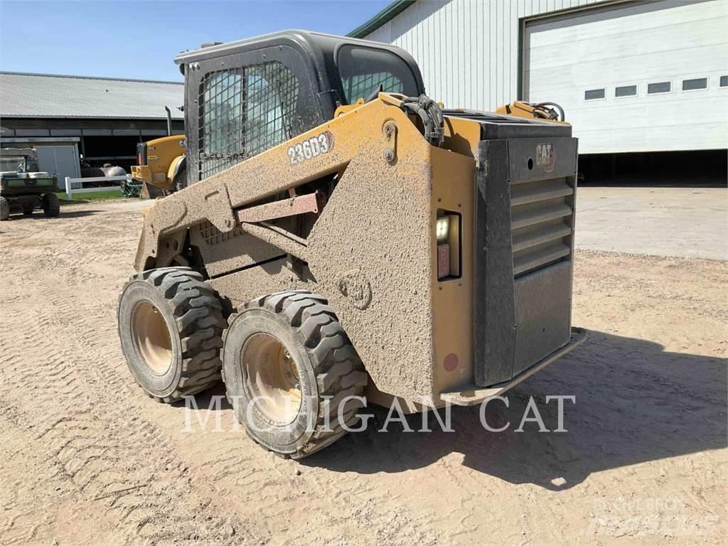 CAT 236D3 A2Q Liukuohjatut kuormaajat