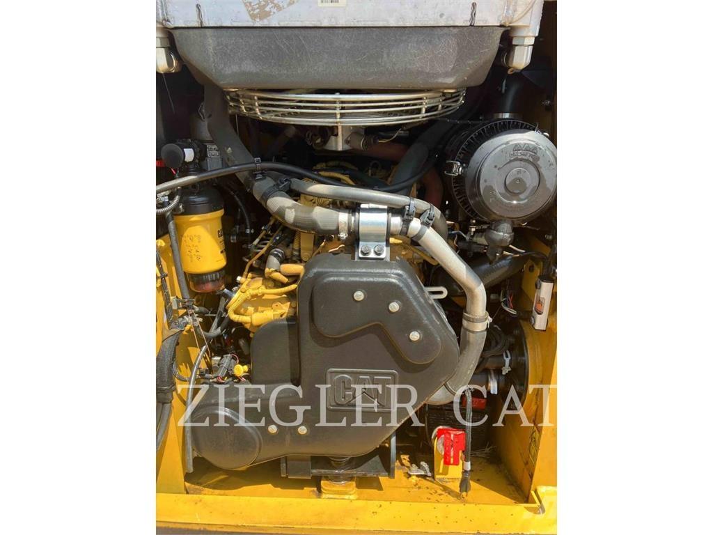 CAT 239D3 Telakuormaajat