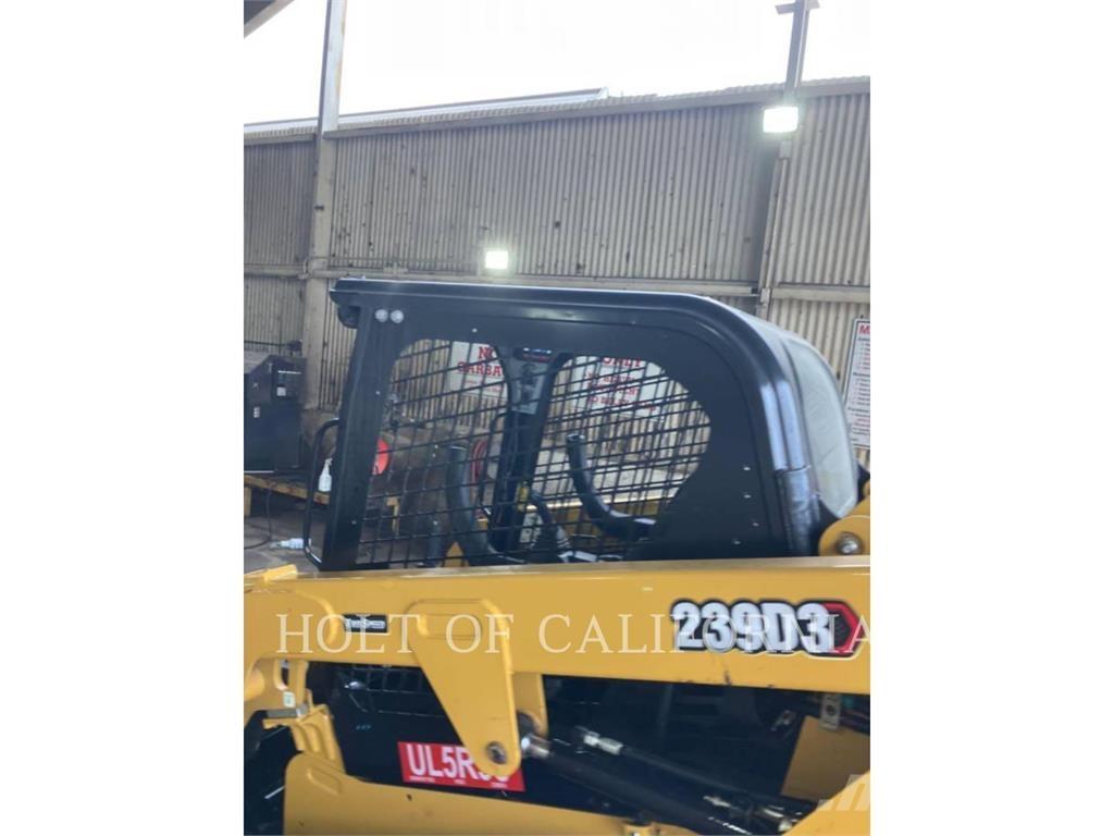 CAT 239D3 Liukuohjatut kuormaajat