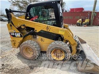 CAT 242D Liukuohjatut kuormaajat