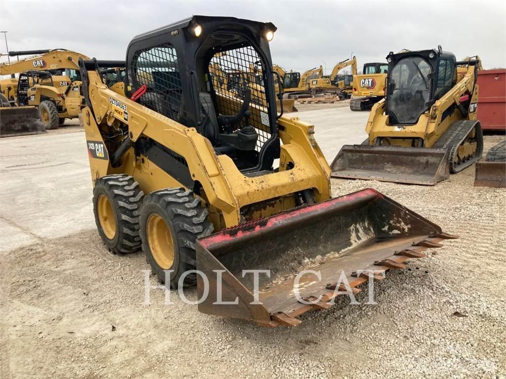 CAT 242D Liukuohjatut kuormaajat