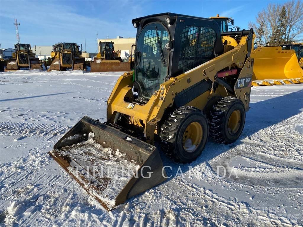 CAT 242D Liukuohjatut kuormaajat